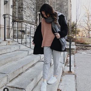 Aritzia Babaton Thurlow Sweater in Vinland pink XS